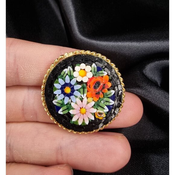 Vintage Italian Micro Mosaic Floral Brooch Gold-Tone Rope Edge Black - Picture 5 of 5